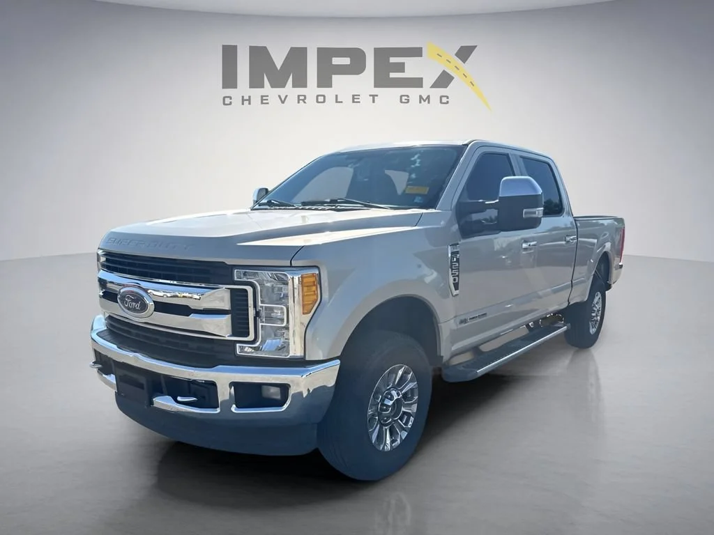 Used 2017  Ford Lariat image 1