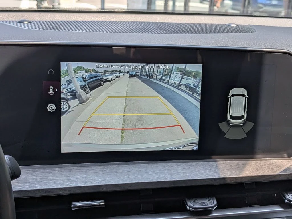 Used 2024 Green Kia EX X-Line image 22