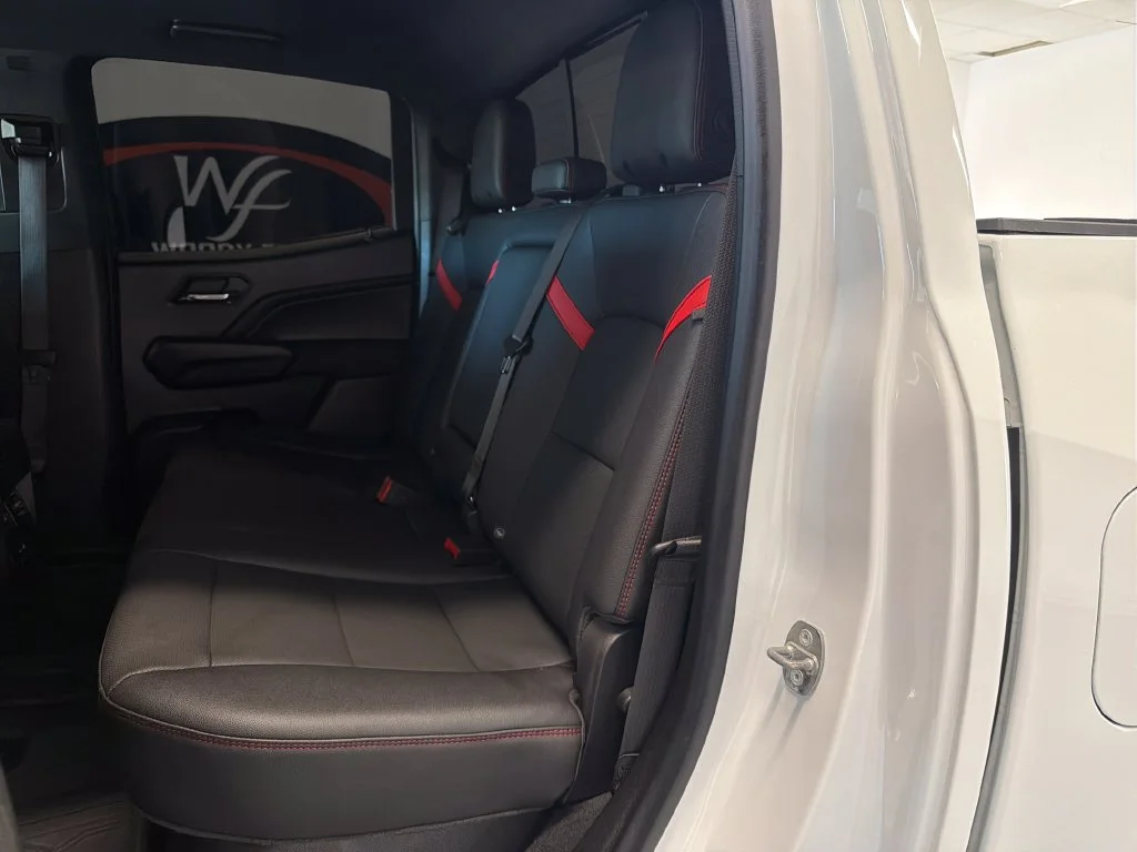 Used 2023 White Chevrolet Z71 image 10