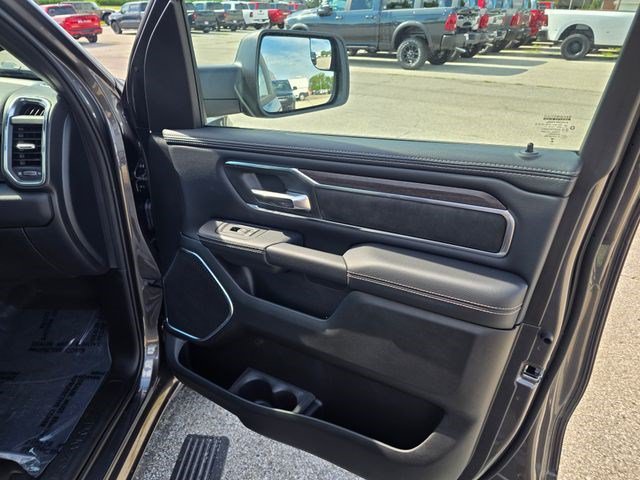 New 2026 Granite Crystal Metallic Clear-Coat Exterior Paint RAM Laramie image 14