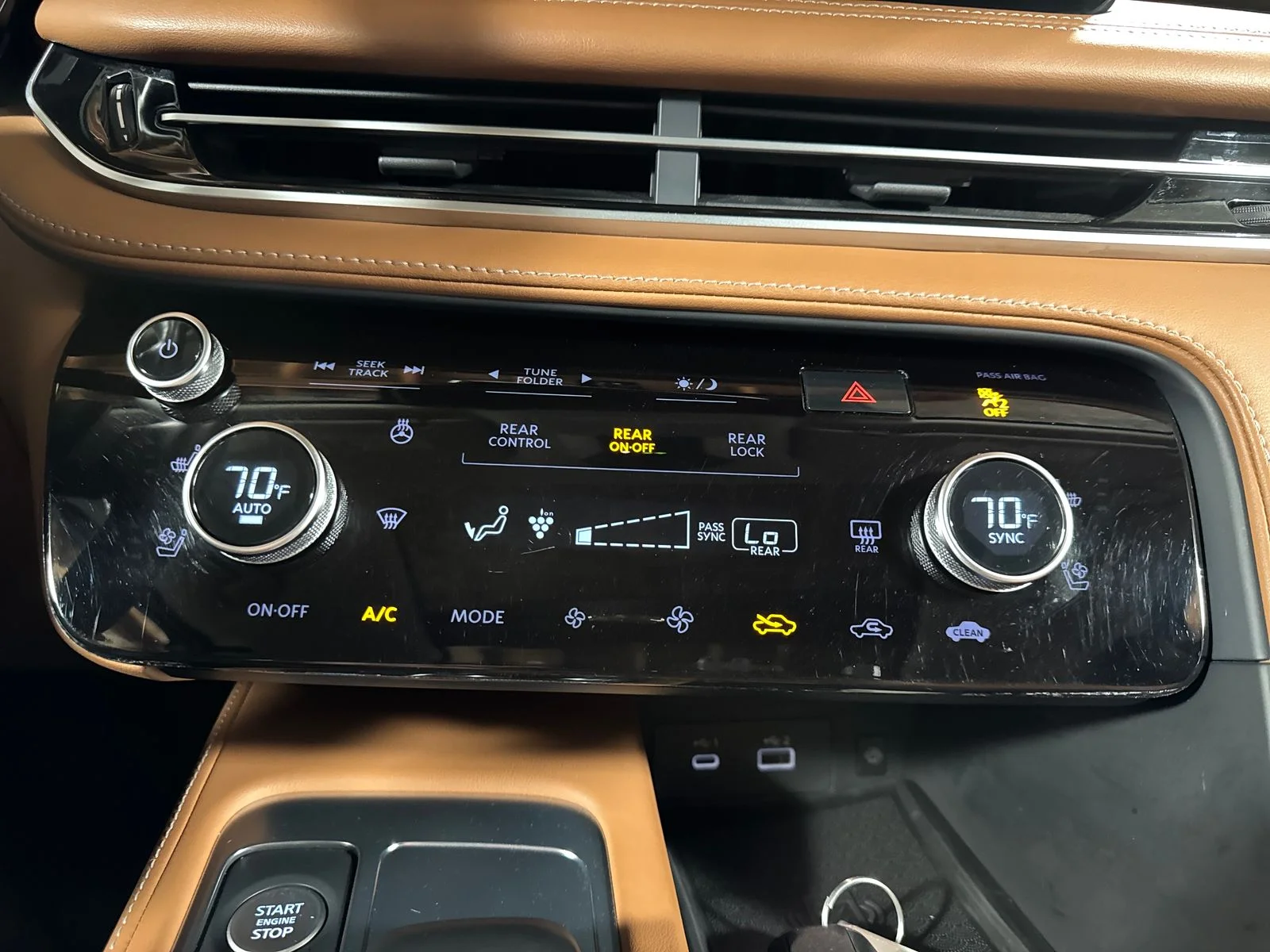 Used 2022 White INFINITI Sensory image 23