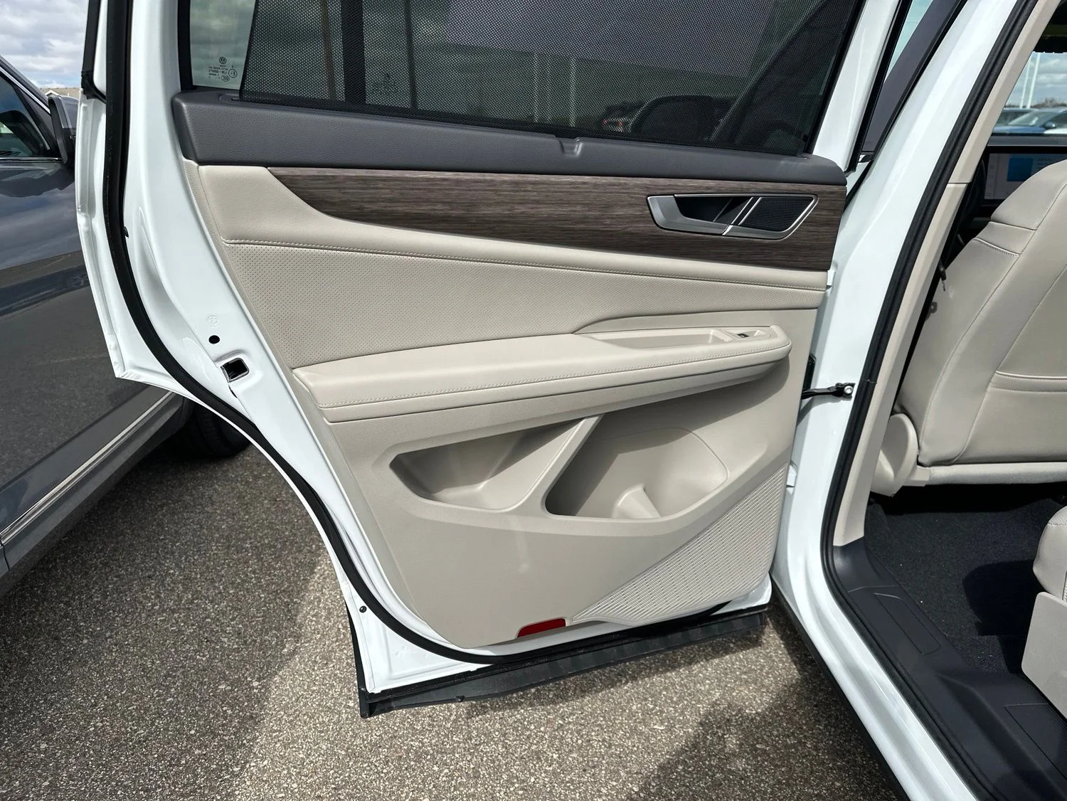 New 2026 White/off-white Volkswagen 2.0T SEL image 27
