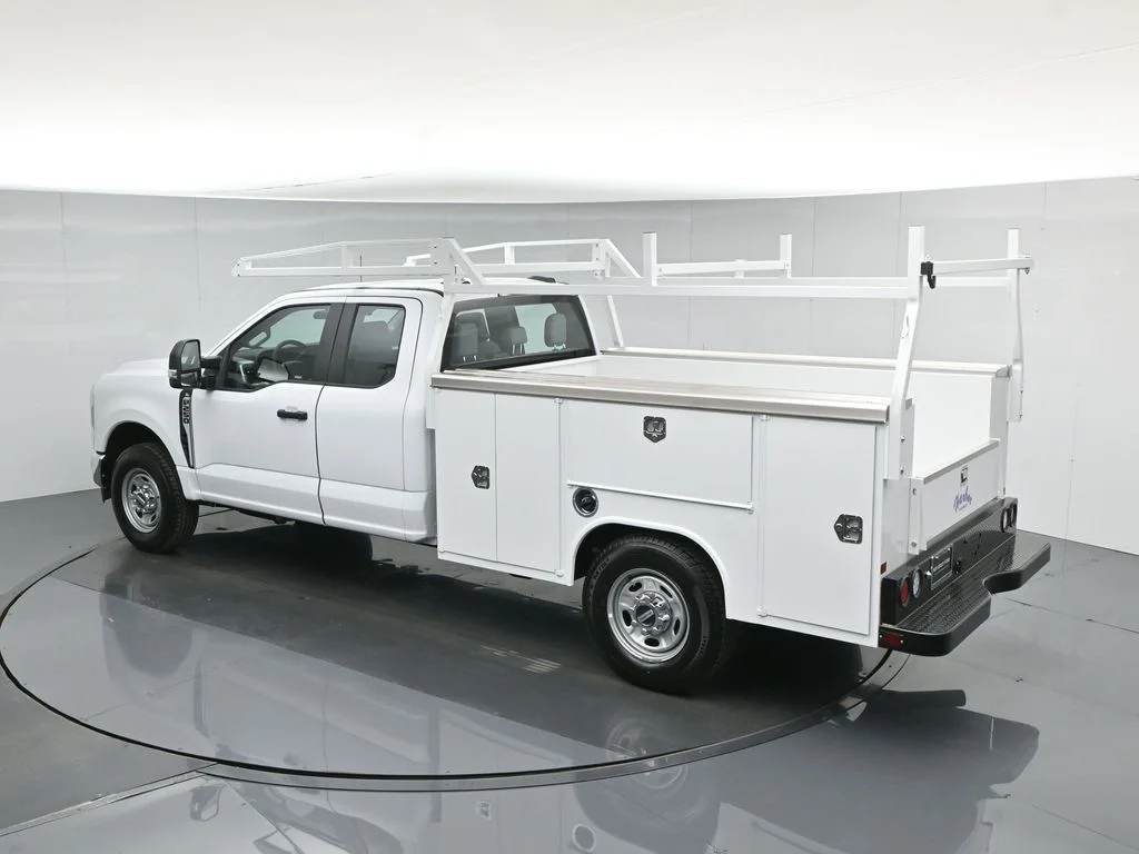 New 2026 Oxford White Ford XL image 47