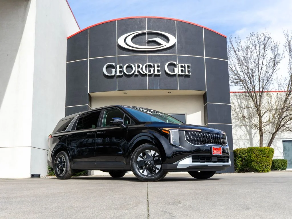 2026 Kia Sedona LXS HEV's photo
