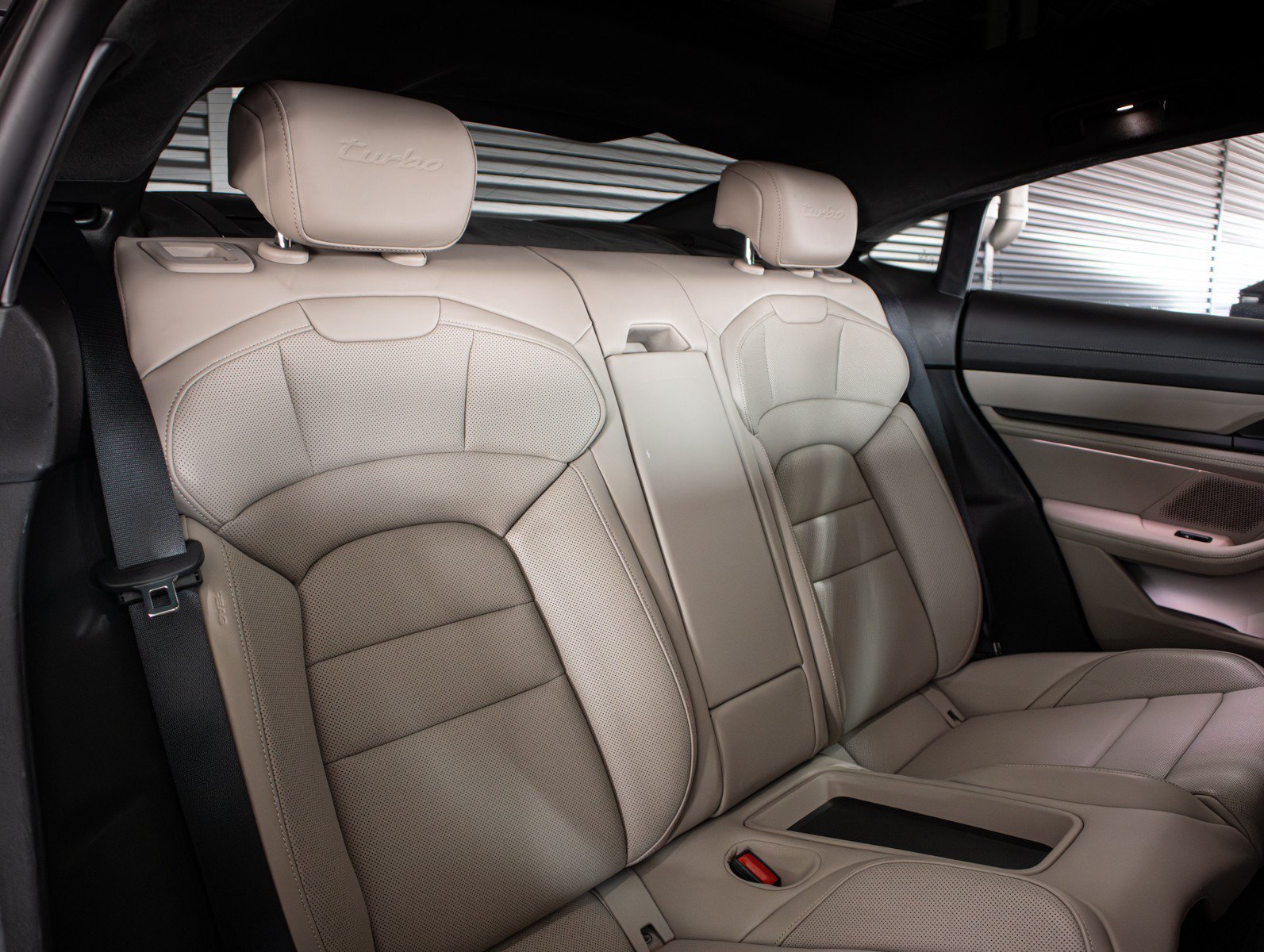 Used 2021 Volcano Grey Metallic Porsche Turbo image 6