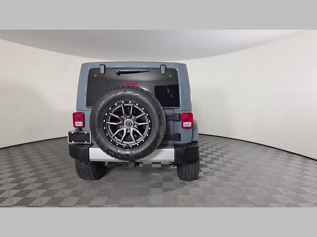 Used 2015 Anvil Clearcoat Jeep Sahara image 43