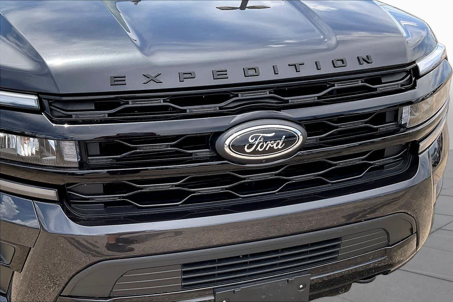 Used 2024 Dark Matter Gray Metallic Ford Limited image 30