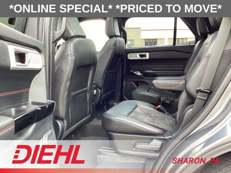 Used 2022 Gray Ford ST-Line image 21