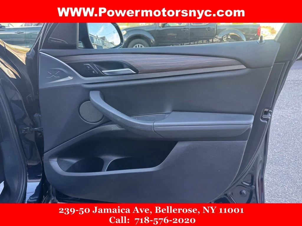 Used 2019 Black BMW xDrive30i image 24