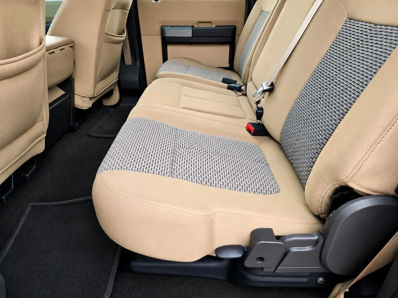 Used 2016 Caribou Ford  image 33