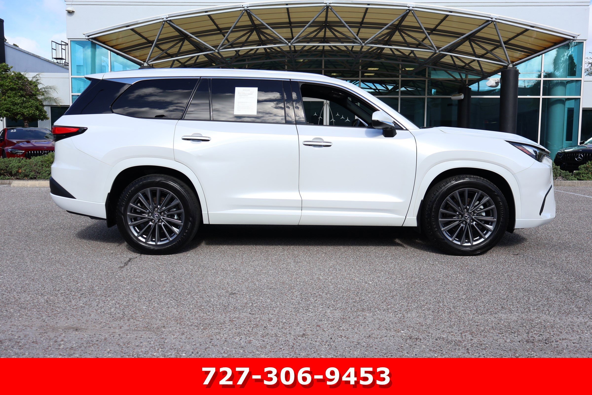 Used 2024 Wind Chill Pearl Lexus  image 10