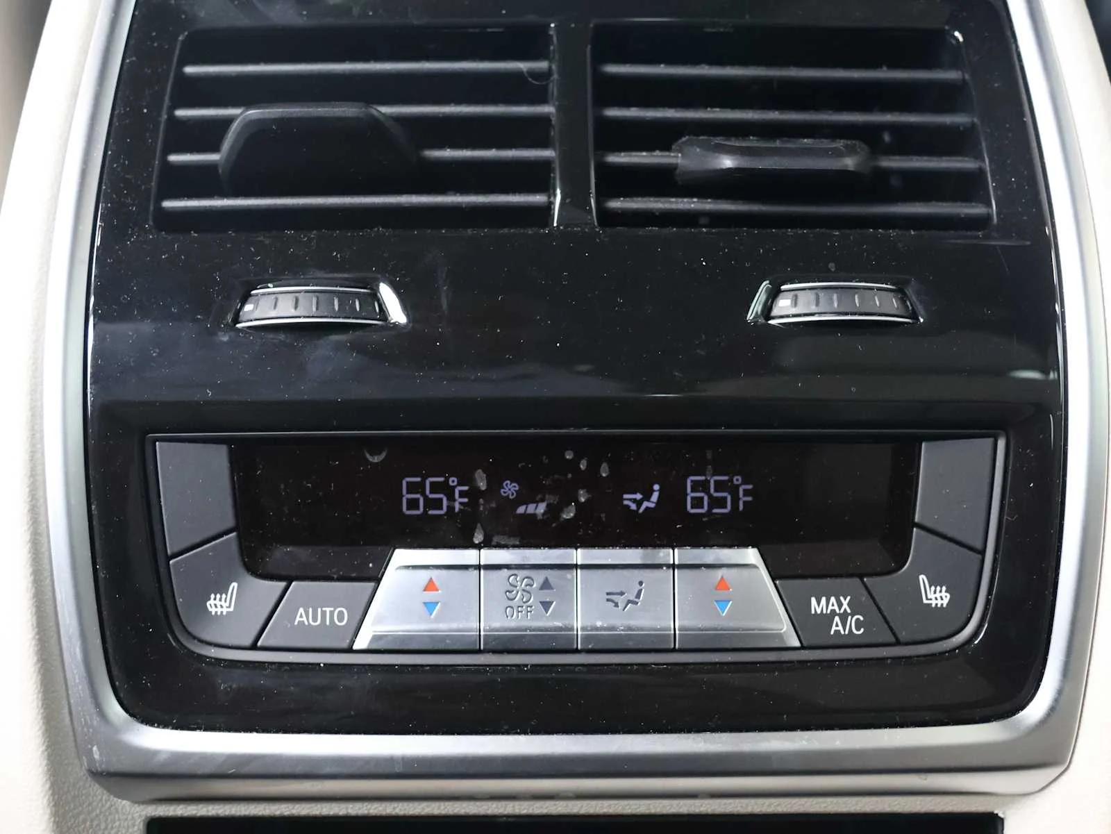 Certified Used 2025 Skyscraper Grey Metallic BMW M60i image 27