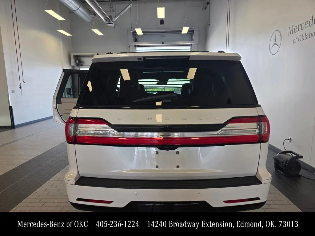 Used 2019 White Lincoln Reserve image 6
