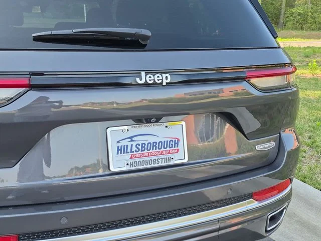 Used 2025 Gray Jeep Summit image 22