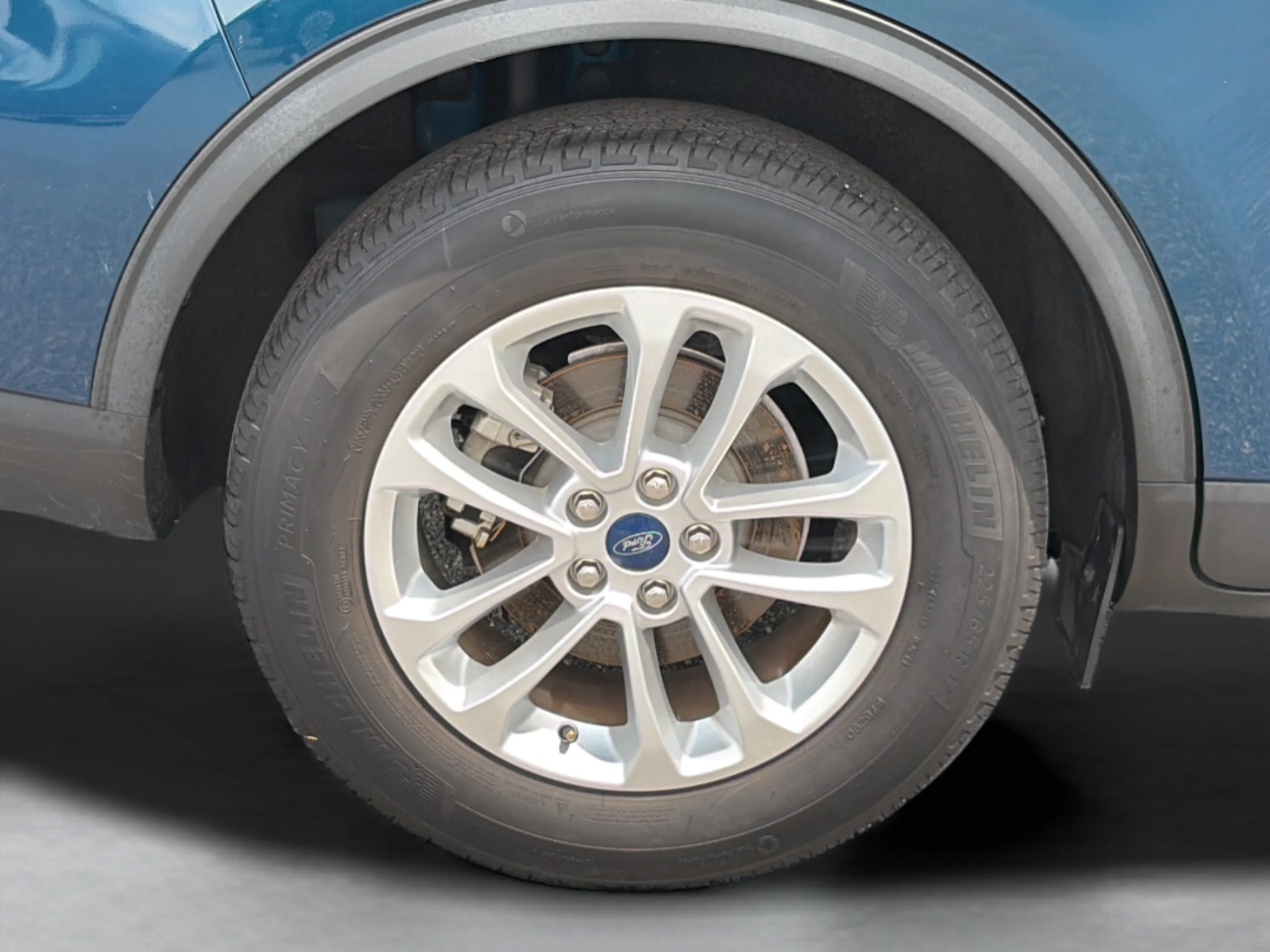 Used 2020 Green Metallic Ford SE image 11