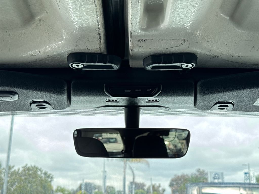 Certified Used 2023 White/off-white Jeep Sahara image 24