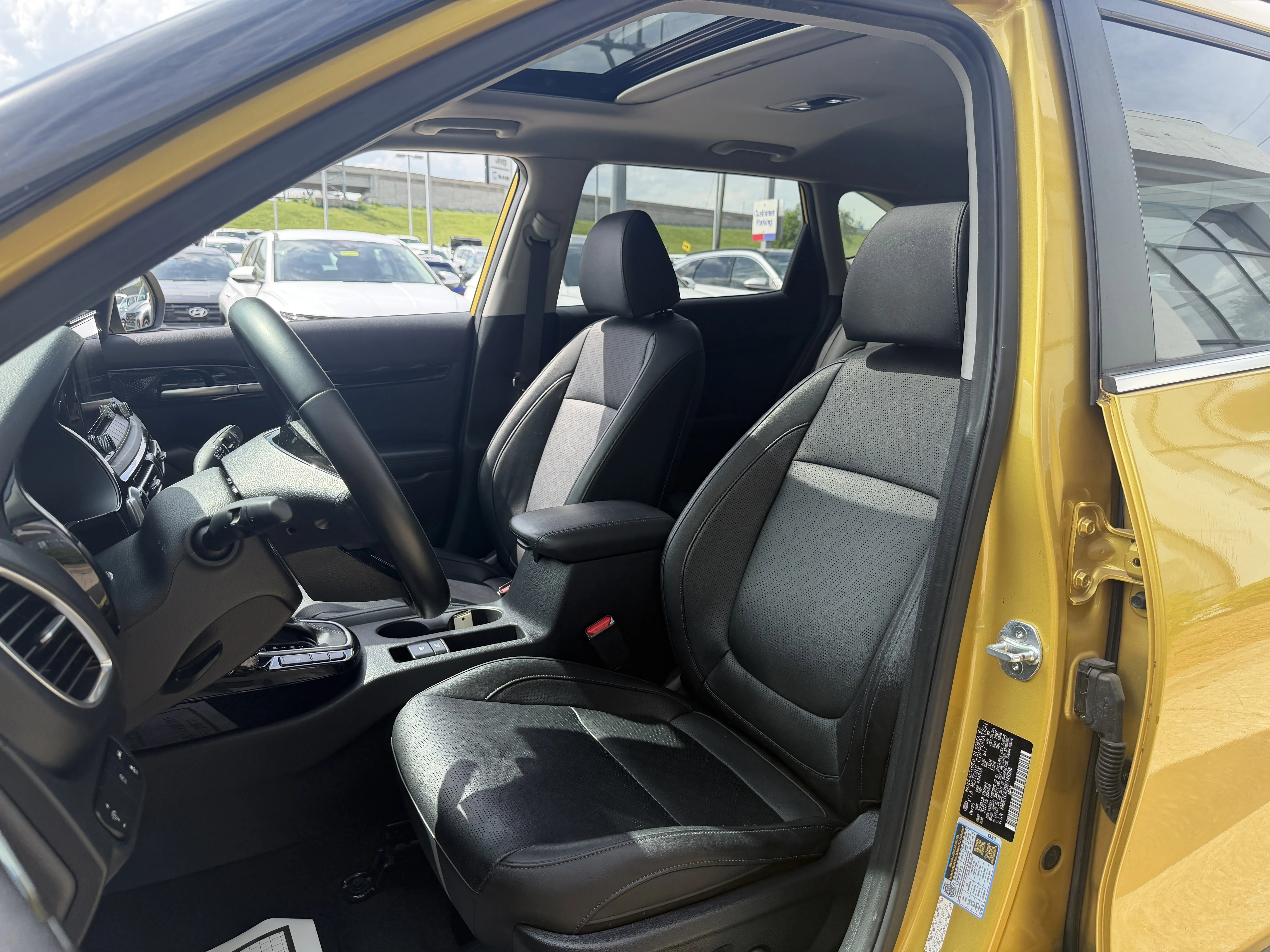 Used 2021 Starbright Yellow Kia SX image 30