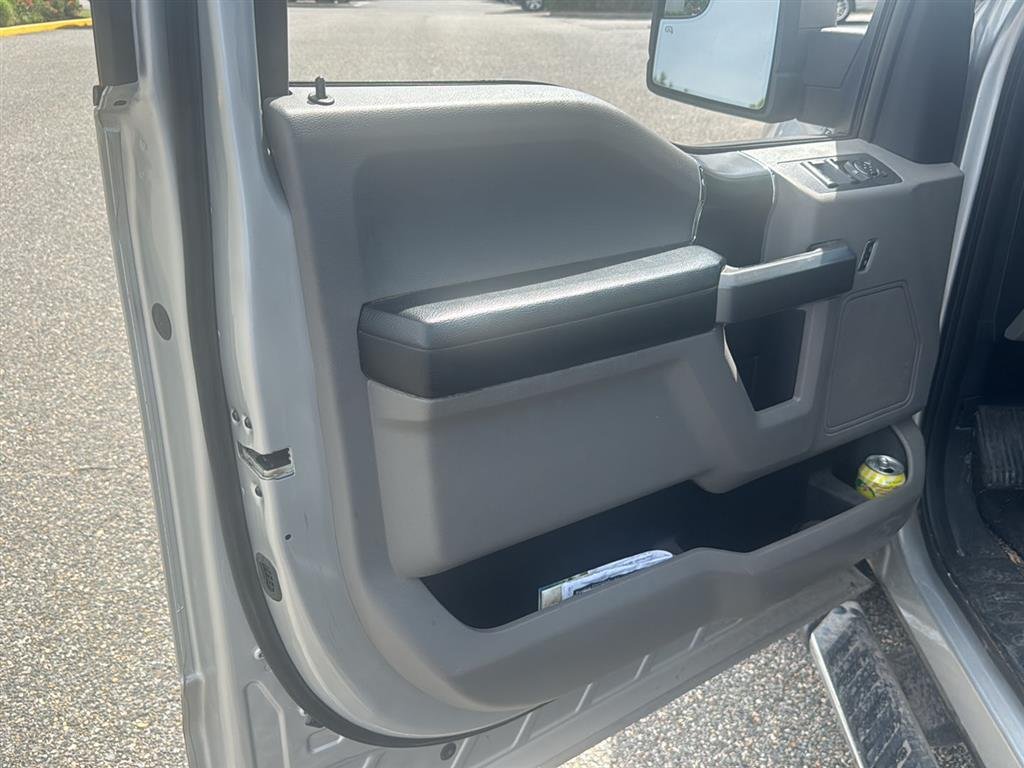 Used 2016 Ingot Silver Metallic/Magnetic Metallic FORD XLT image 7