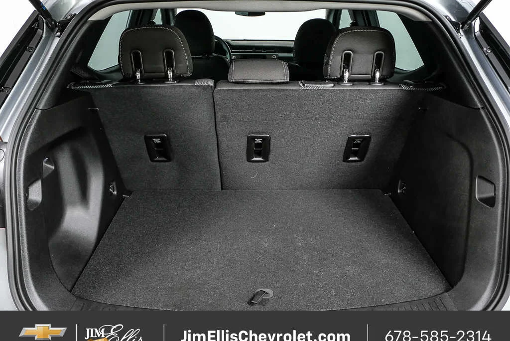 2027 Chevrolet Bolt LT - Photo 30