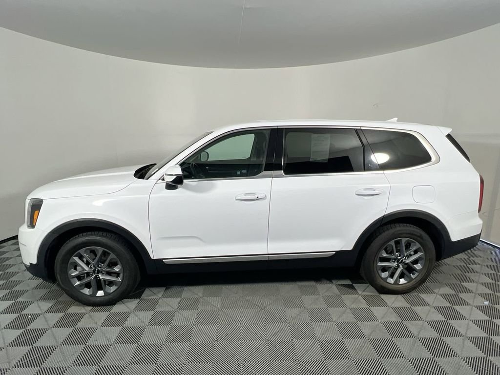 Used 2023 White Kia LX image 6