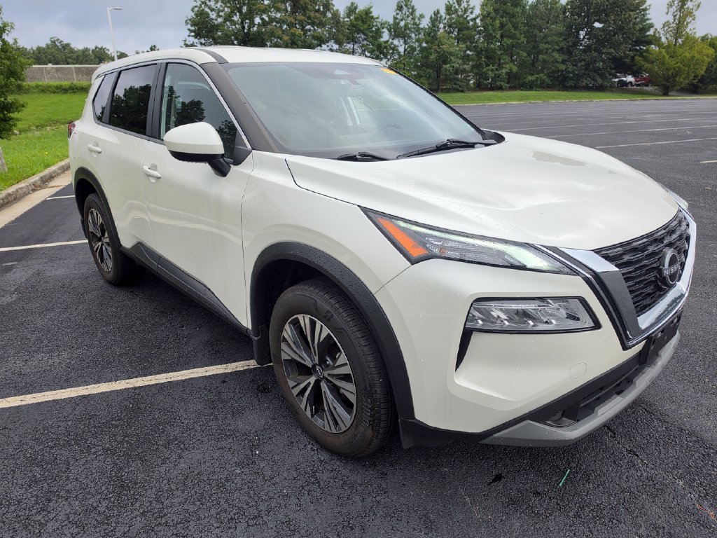 Used 2023 White Nissan SV image 6