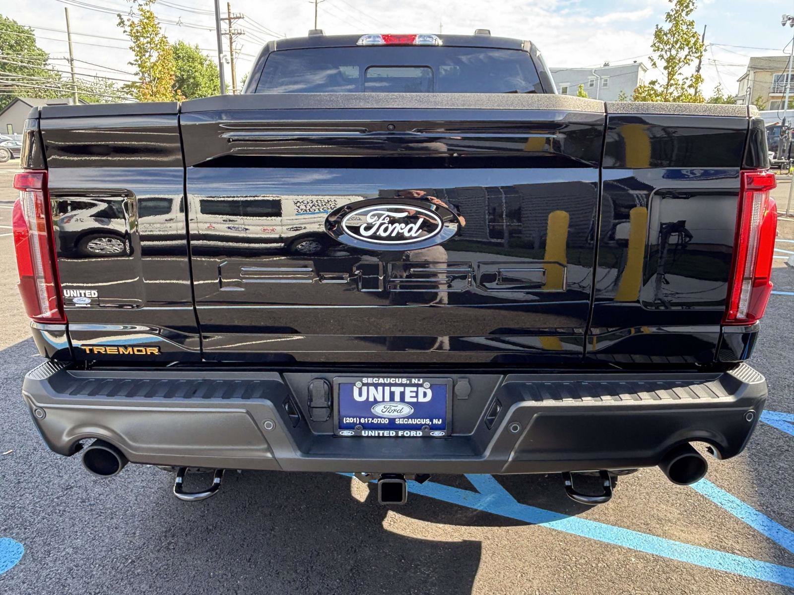 New 2026 Agate Black Metallic Ford Tremor® image 10