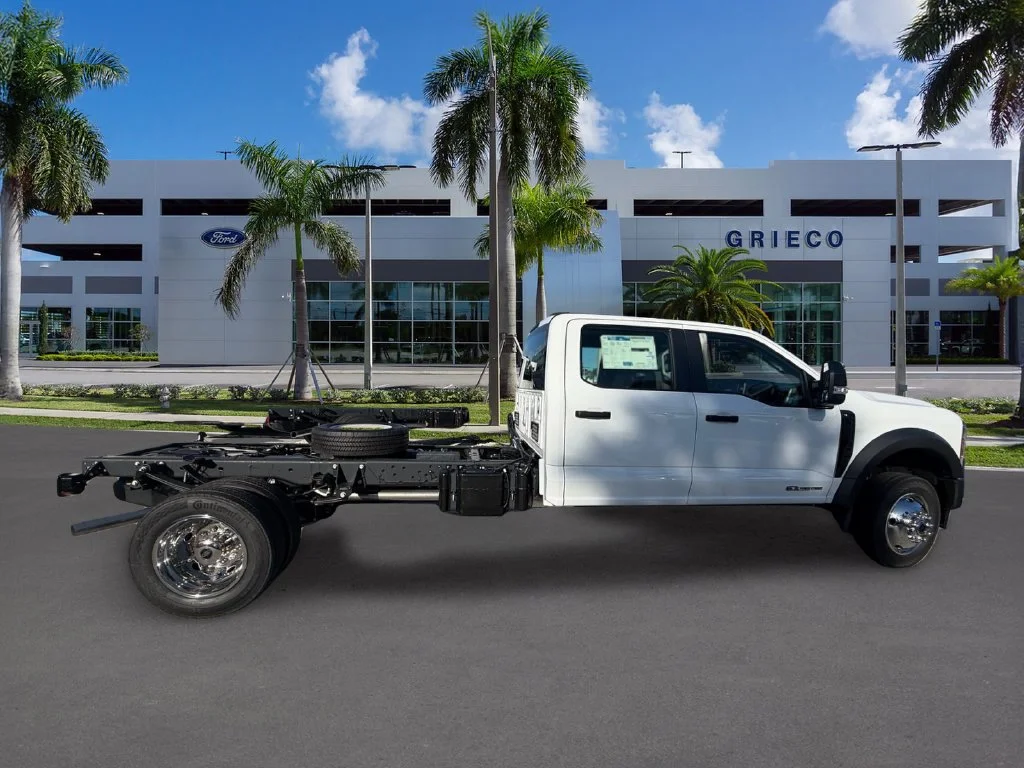 New 2027 White Ford XL image 8
