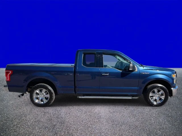 Used 2015 Blue Ford XLT image 2