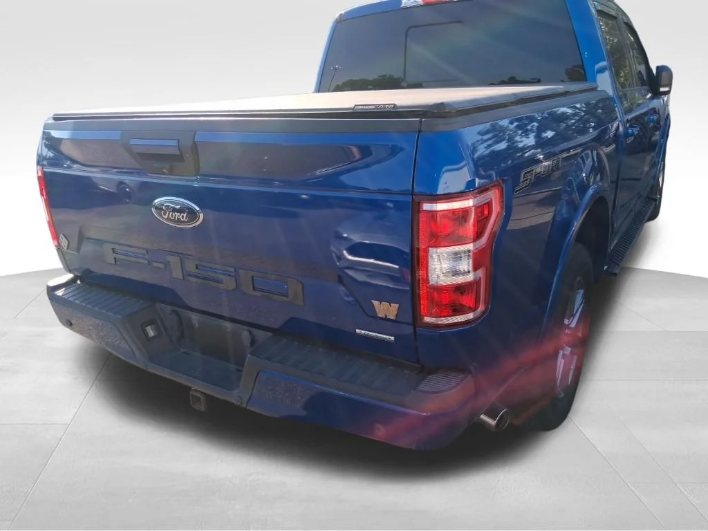 Used 2018 Blue Ford XLT image 5