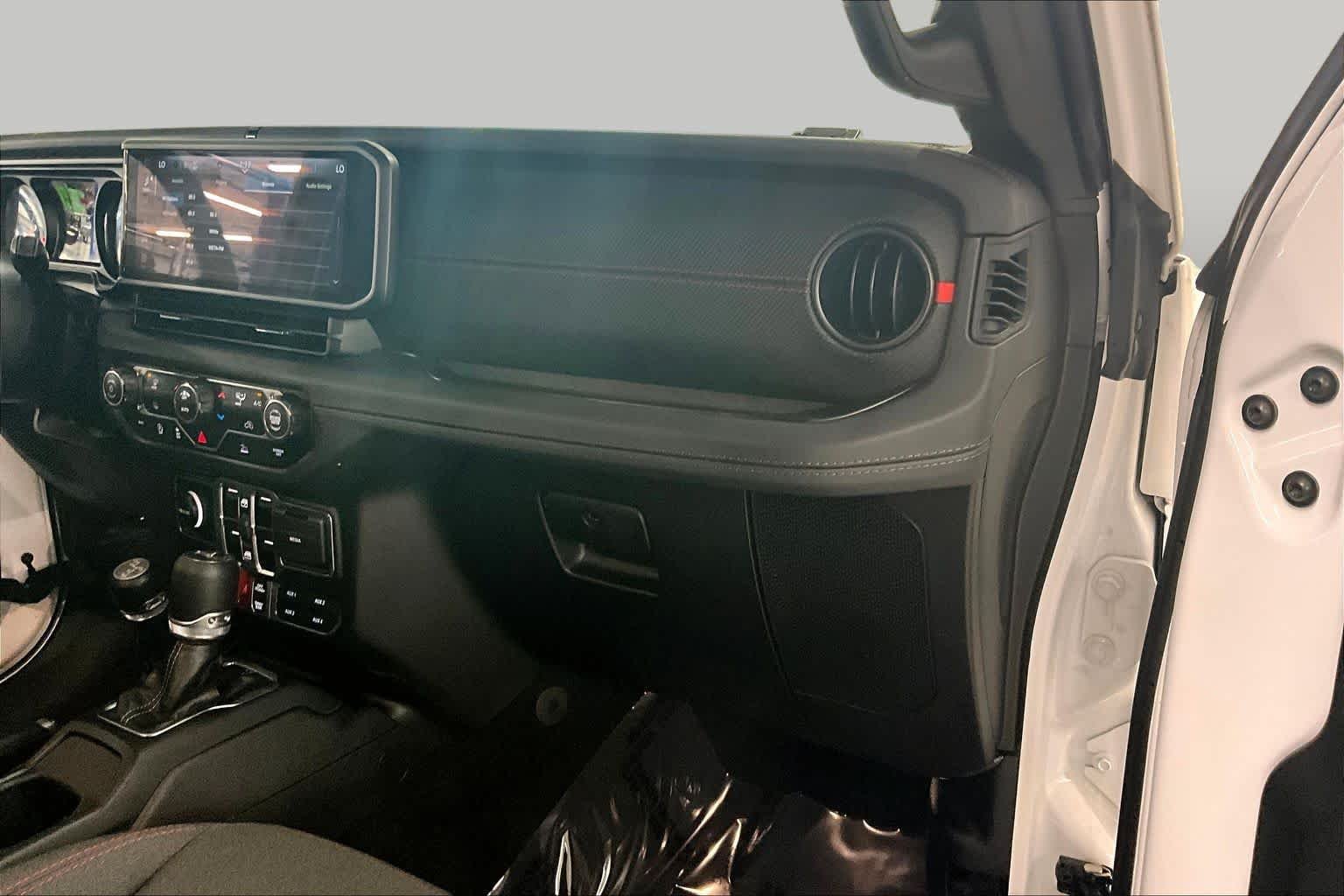 Used 2026 Bright White Clearcoat Jeep Rubicon image 18