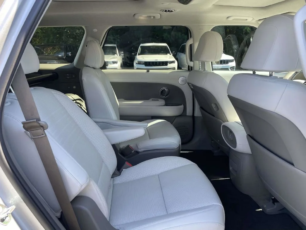 Used 2026 Silver Hyundai Limited image 18