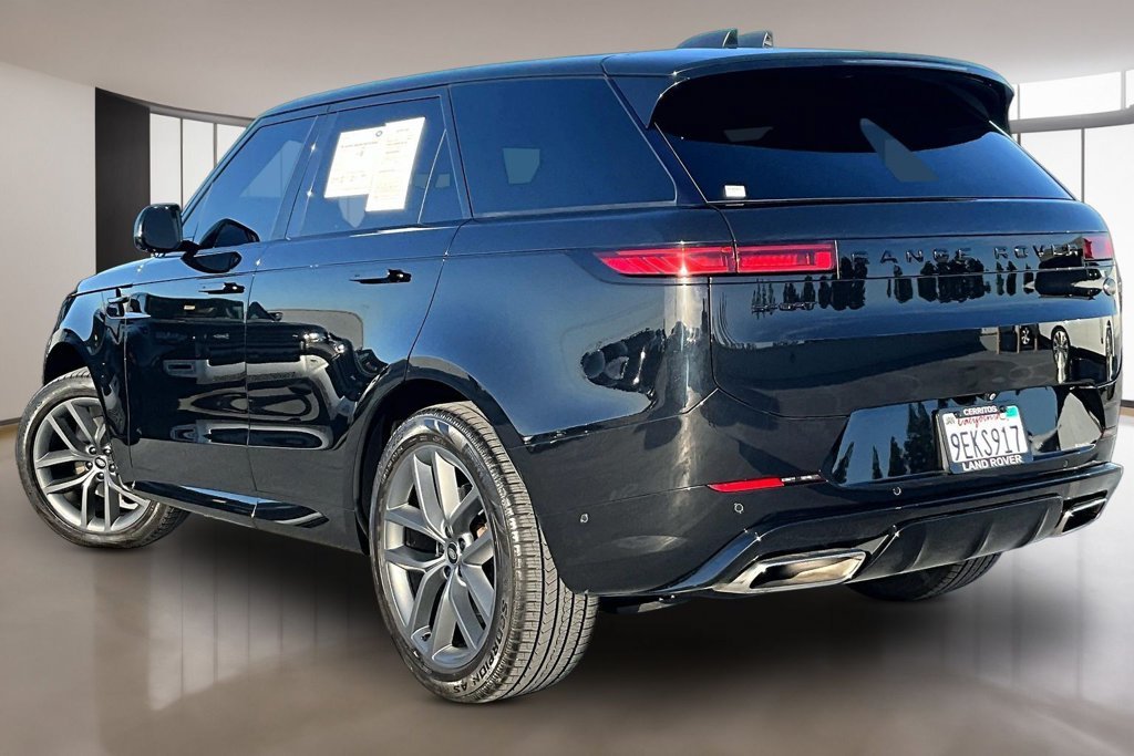 Certified Used 2023 Santorini Black Land Rover SE Dynamic image 4