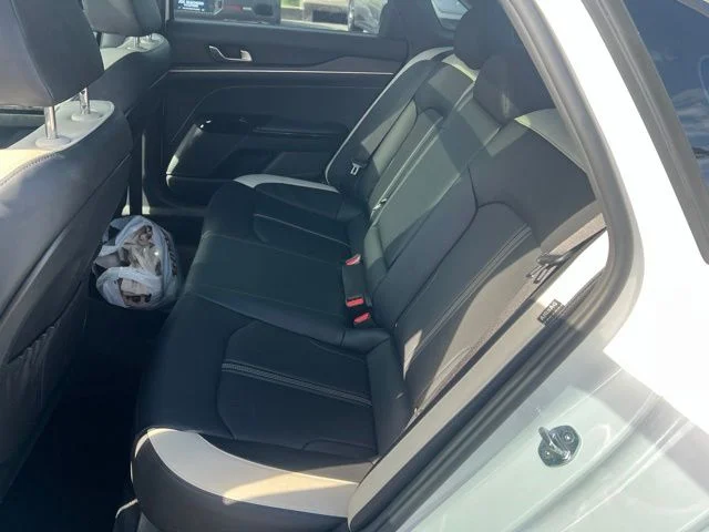 Used 2025 White Kia GT-Line image 13