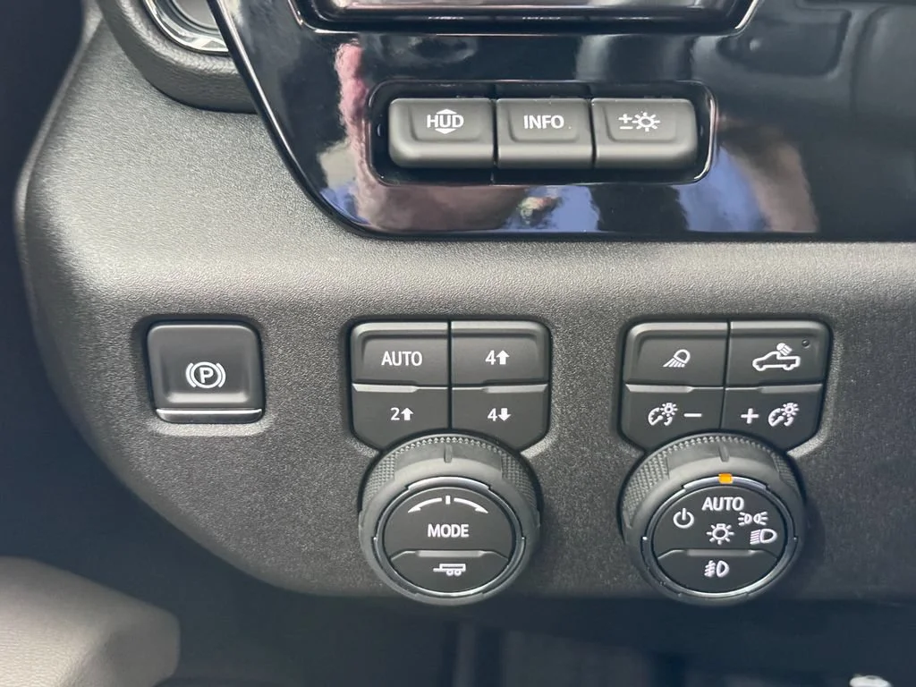 2026 Chevrolet Silverado 2500HD ZR2 - Photo 26