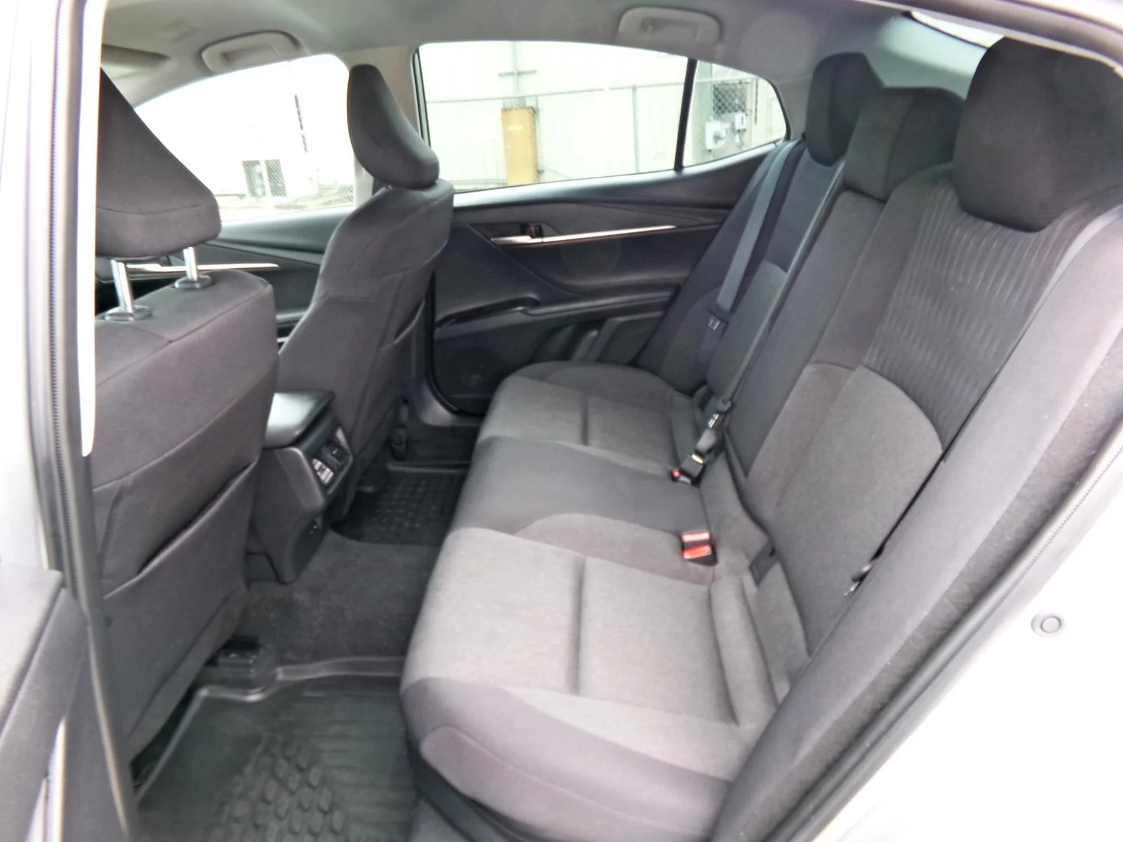 2025 Toyota Camry LE - Photo 13