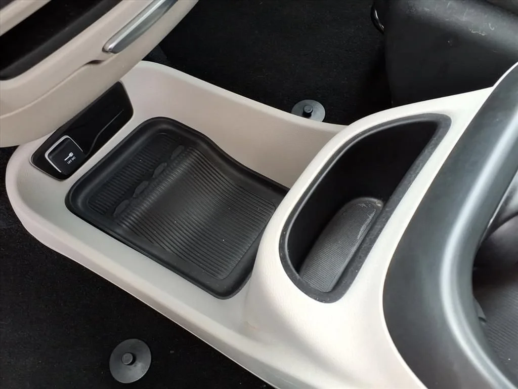Used 2024 White Chrysler Touring L image 13
