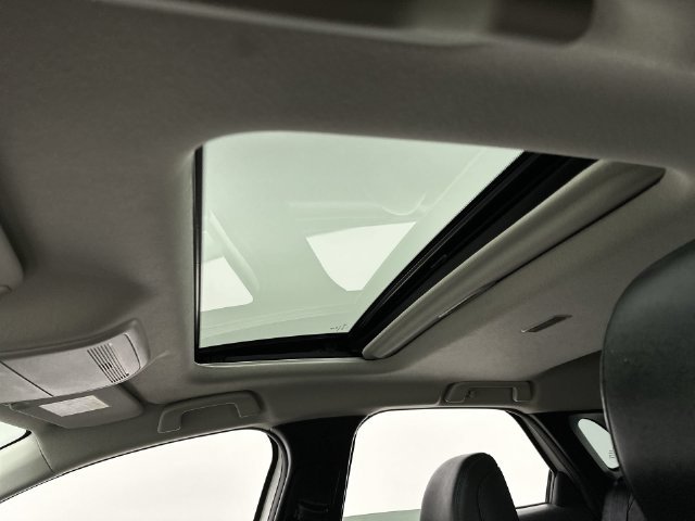 Used 2021 White Mazda Preferred image 21