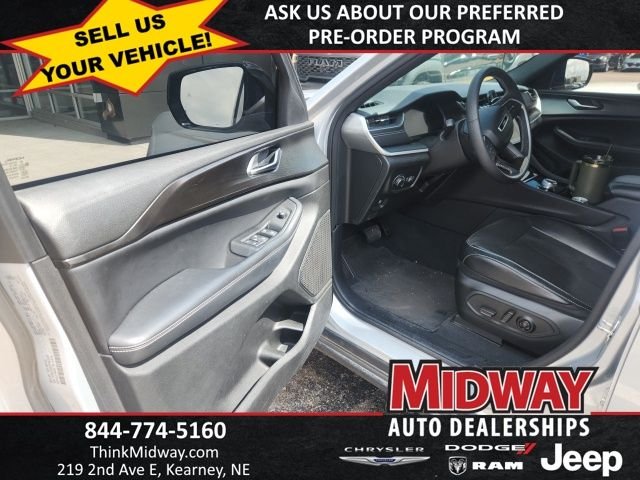 Certified Used 2023 Silver Jeep Altitude image 7