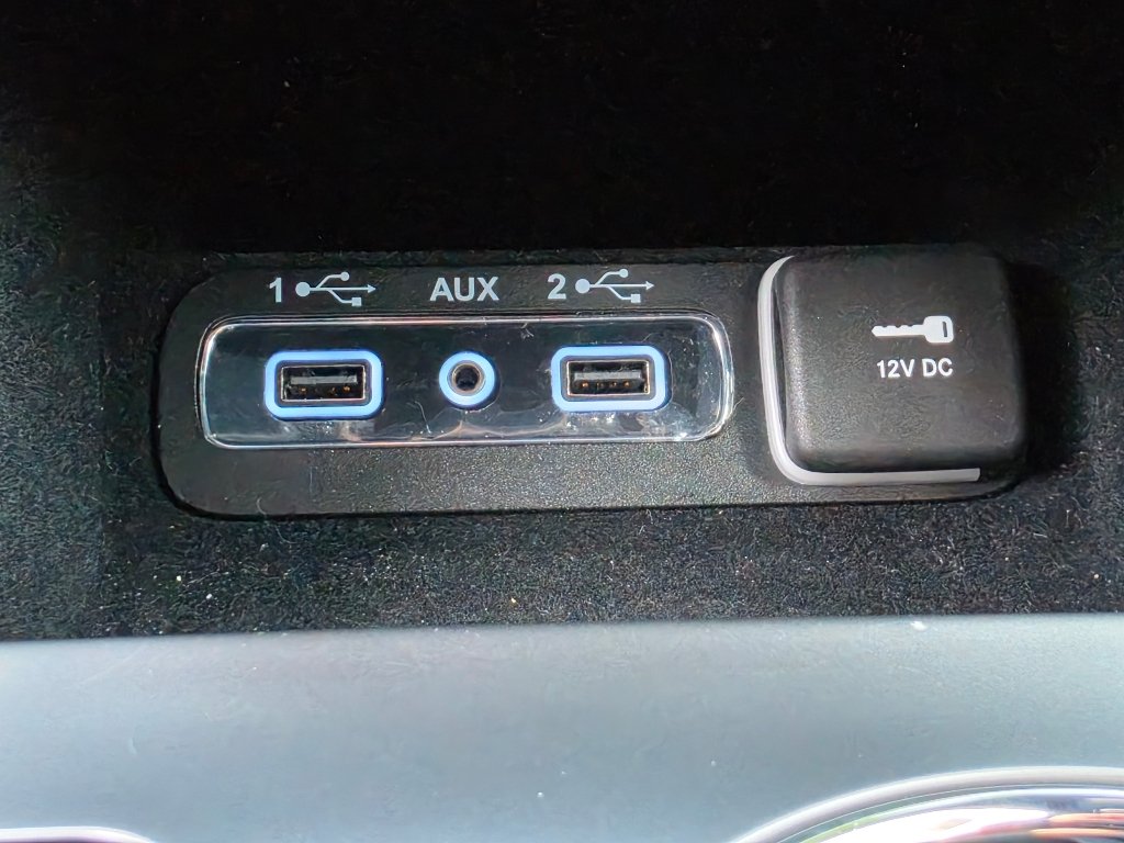 Used 2021 Billet Silver Metallic Clear Coat Jeep Laredo X image 13