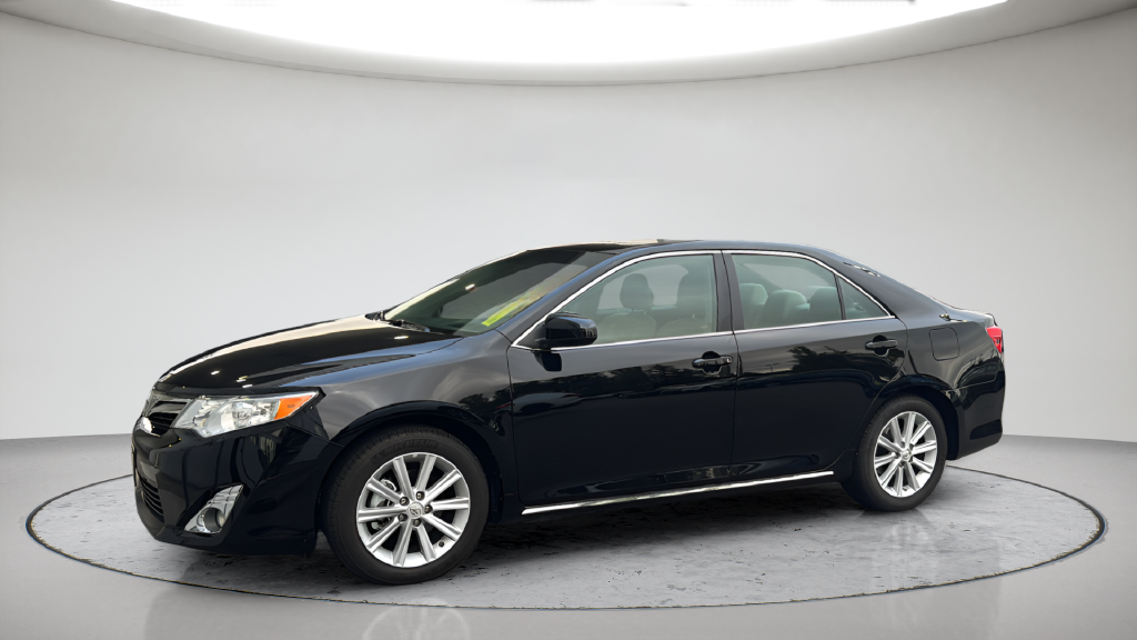 Used 2014 Black Toyota LE image 4