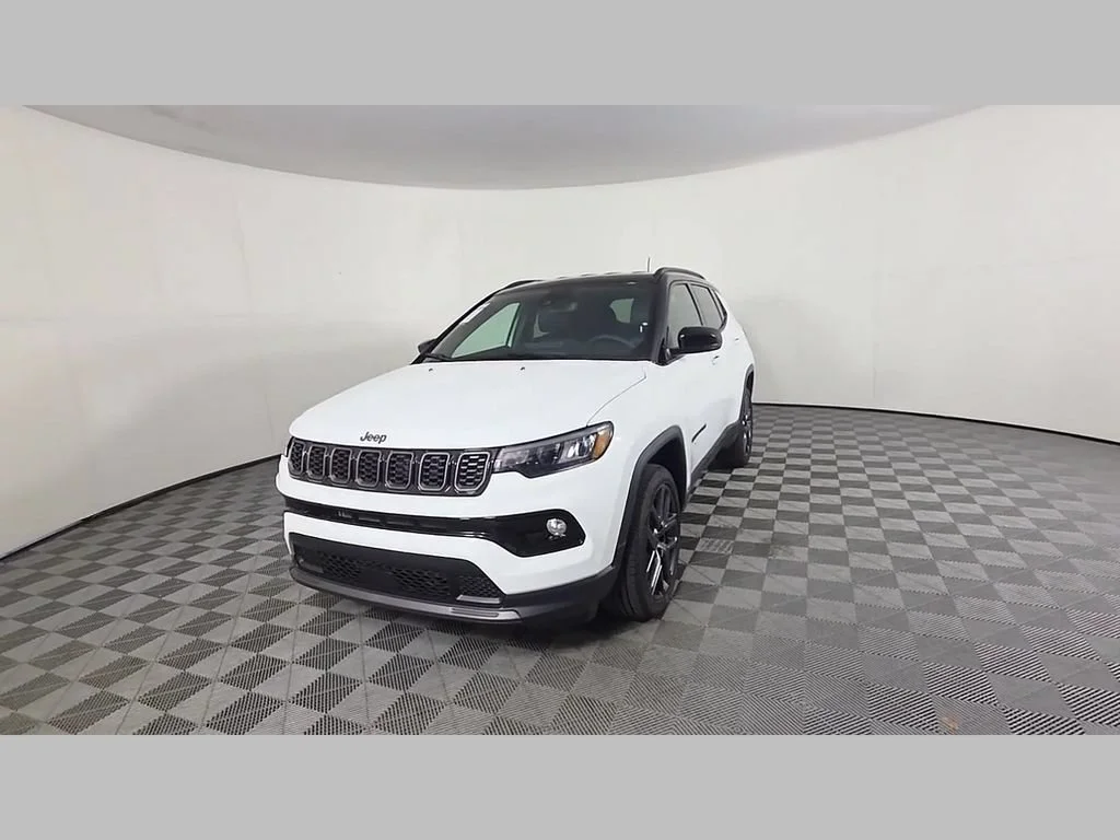 New 2026 Bright White Clear-Coat Exterior Paint Jeep Limited Altitude image 36