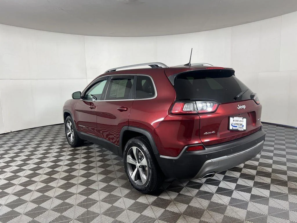 Used 2021 Velvet Red Pearlcoat Jeep Limited image 32
