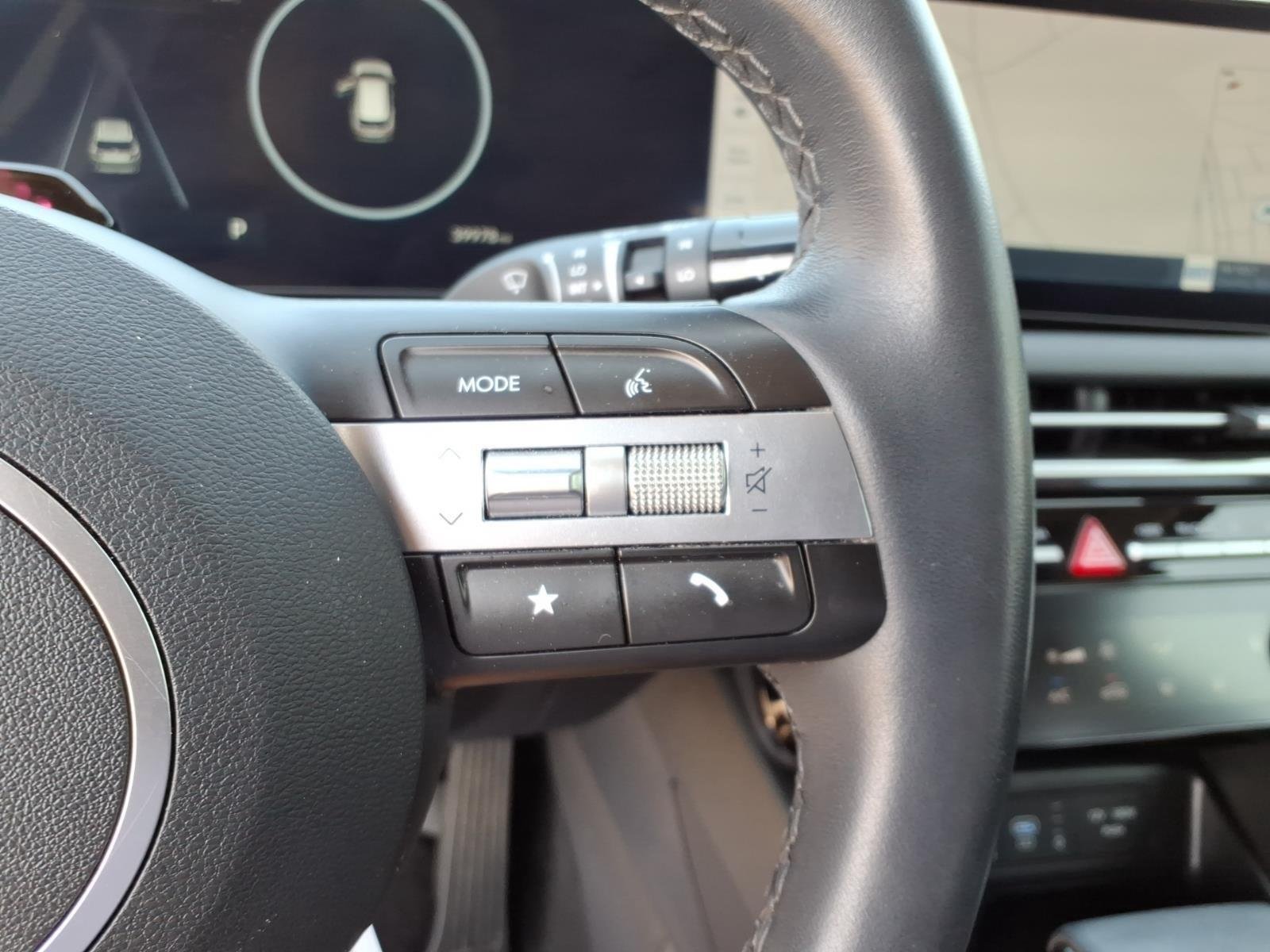Used 2025 Serenity White Pearl Hyundai SEL Convenience image 28