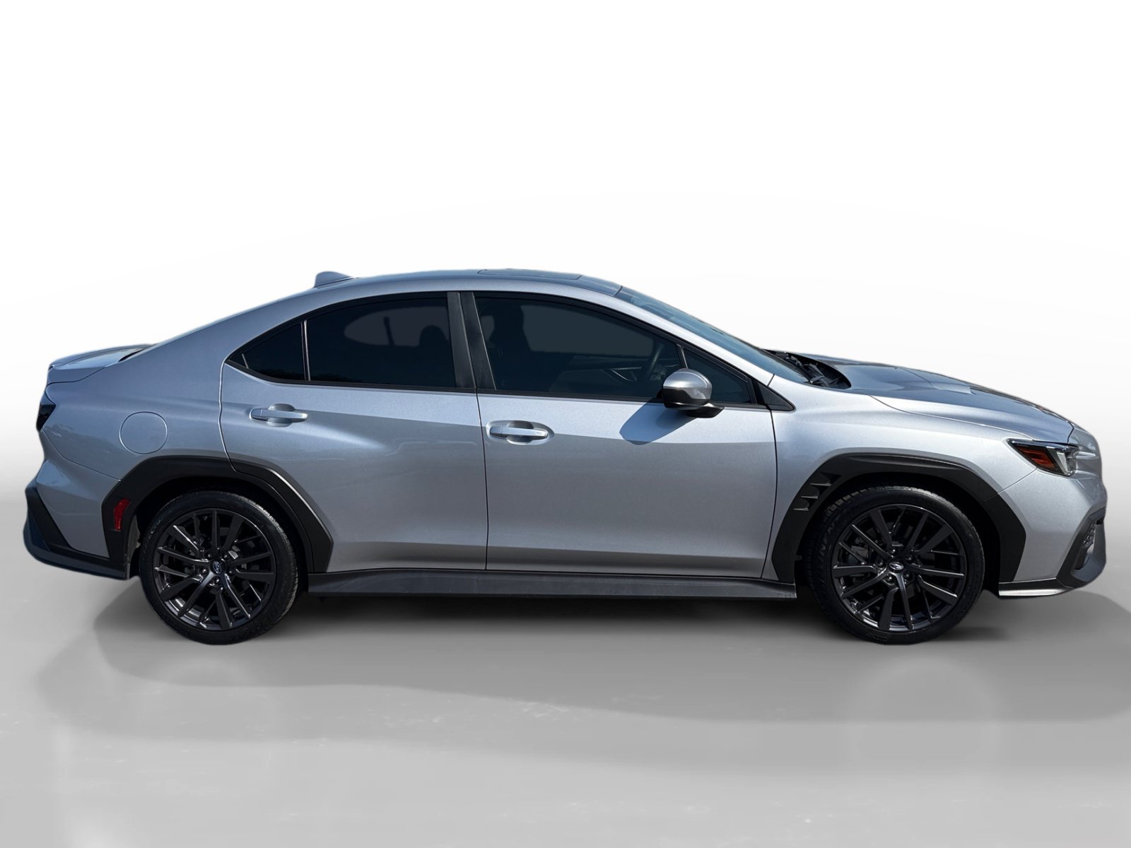 Used 2023 Ice Silver Metallic Subaru Premium image 6