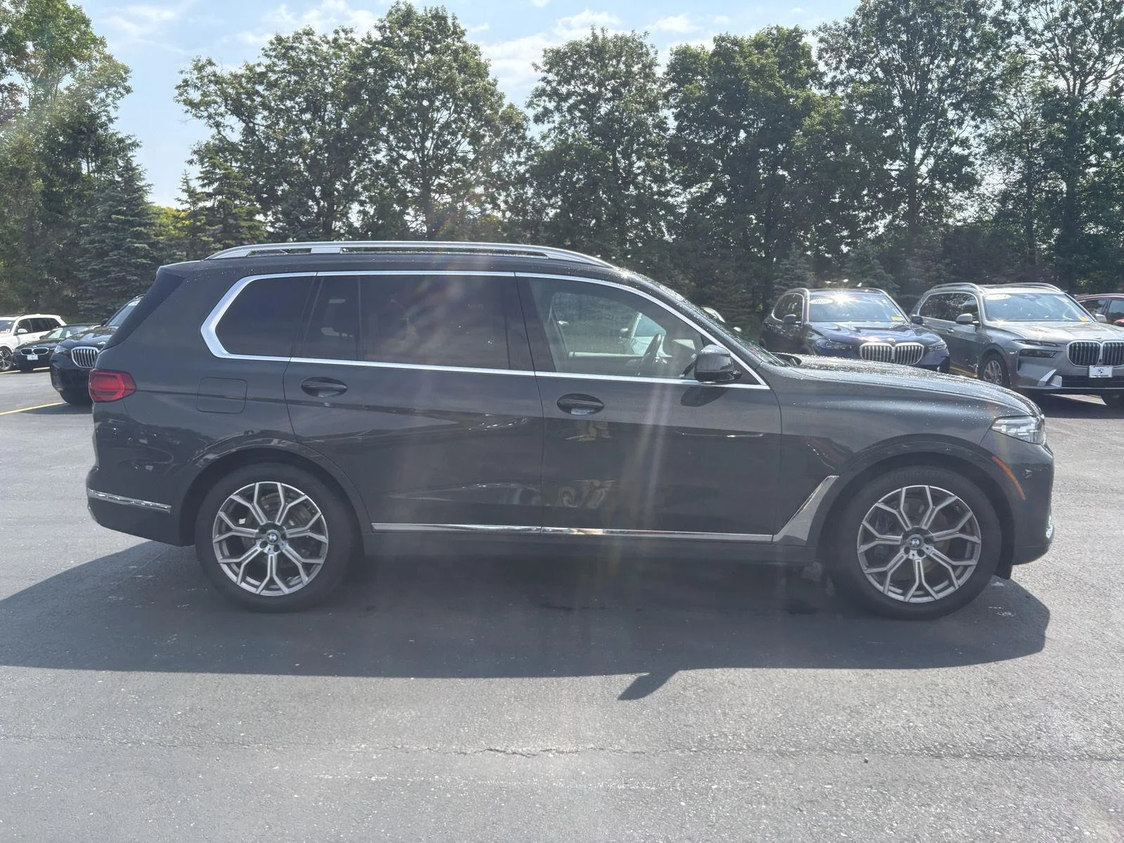 Used 2022 Dravit Grey Metallic BMW xDrive40i image 6