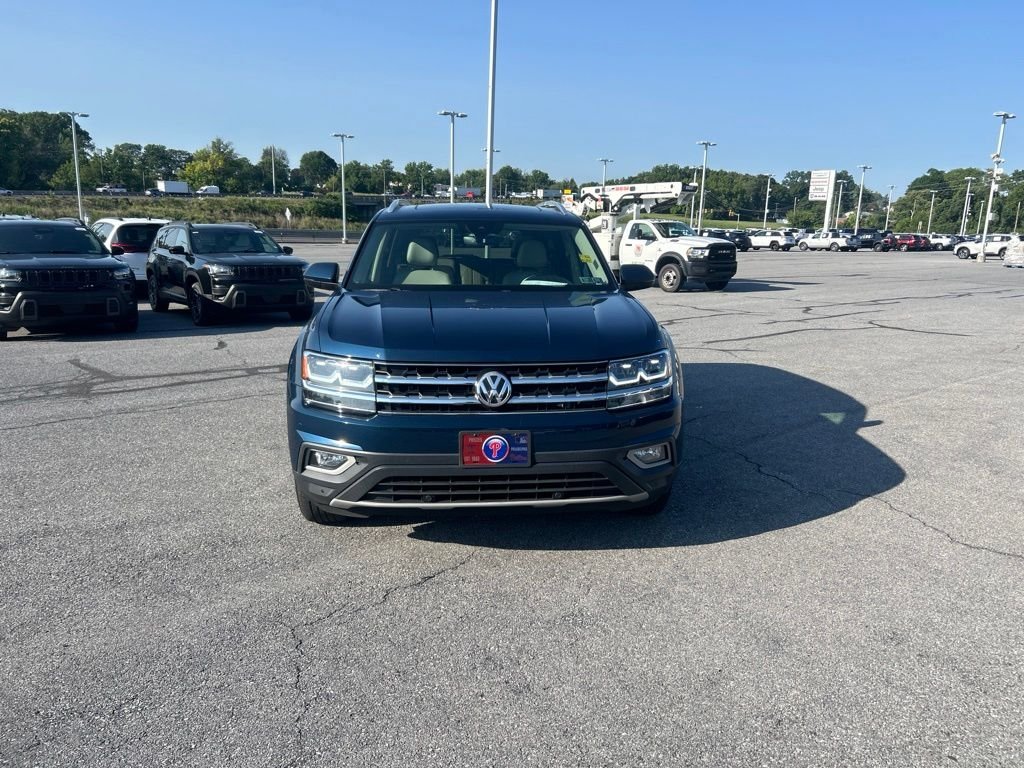 Used 2018 Blue Volkswagen SEL image 3