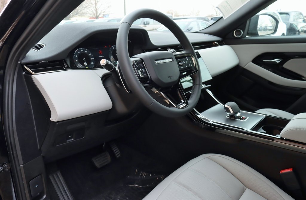 2026 LAND ROVER RANGE ROVER EVOQUE - Image 11