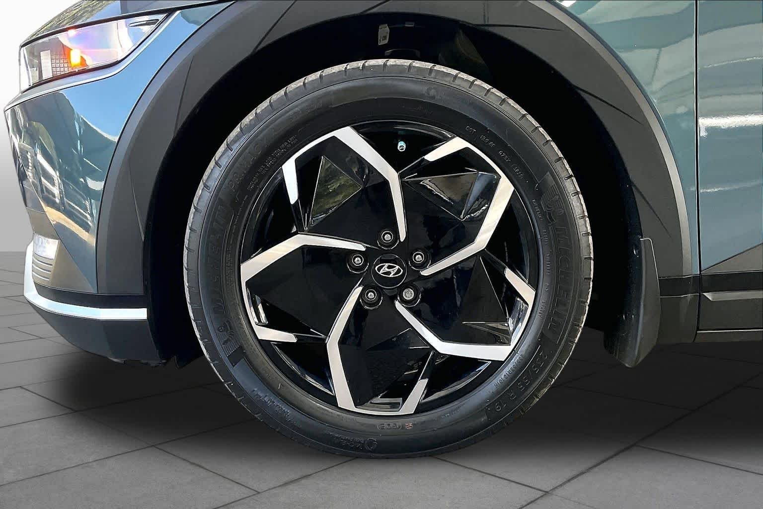 Certified Used 2023 Digital Teal Hyundai SEL image 9