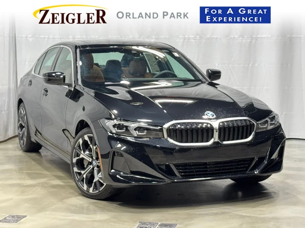 2026 BMW 3 Series 330i xDrive Sedan's photo
