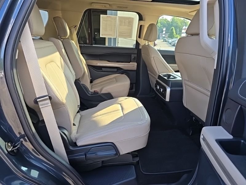 Used 2022 Blue Ford Limited image 33